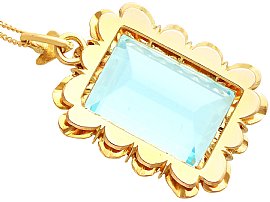 Aquamarine Gold Pendant Necklace UK Reverse