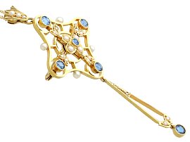 Pearl and Sapphire Pendant in Yellow Gold