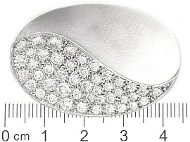Oval Diamond Brooch in White Gold size 