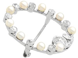 Circular Brooch with Pearl and Diamonds for Sale