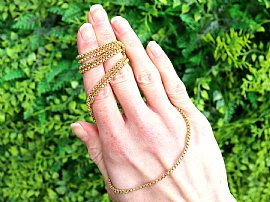 Longuard Chain Necklace in Yellow Gold Outside