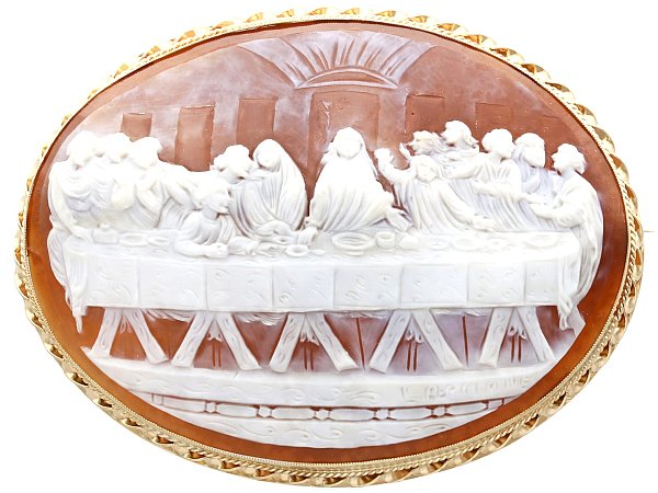 Last Supper Cameo Brooch in Gold