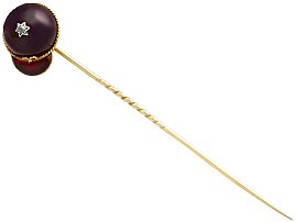 Victorian 12.20ct Garnet 18ct Yellow Gold Jockey Cap Pin Brooch
