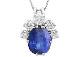 Vintage 2.18ct Cushion Cut Sapphire Pendant in 18ct White Gold