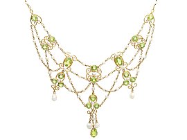 Belle Epoque Peridot Necklace in Yellow Gold