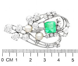 emerald brooch size