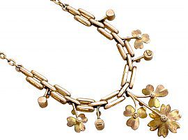 Victorian Floral Necklace in Gold
