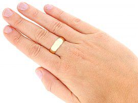 Vintage Gold Wedding Ring Wearing